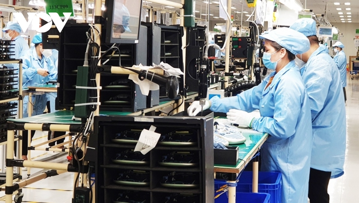 Đề xuất tăng lương tối thiểu vùng 2025 vào tháng 3 - Ảnh 1.