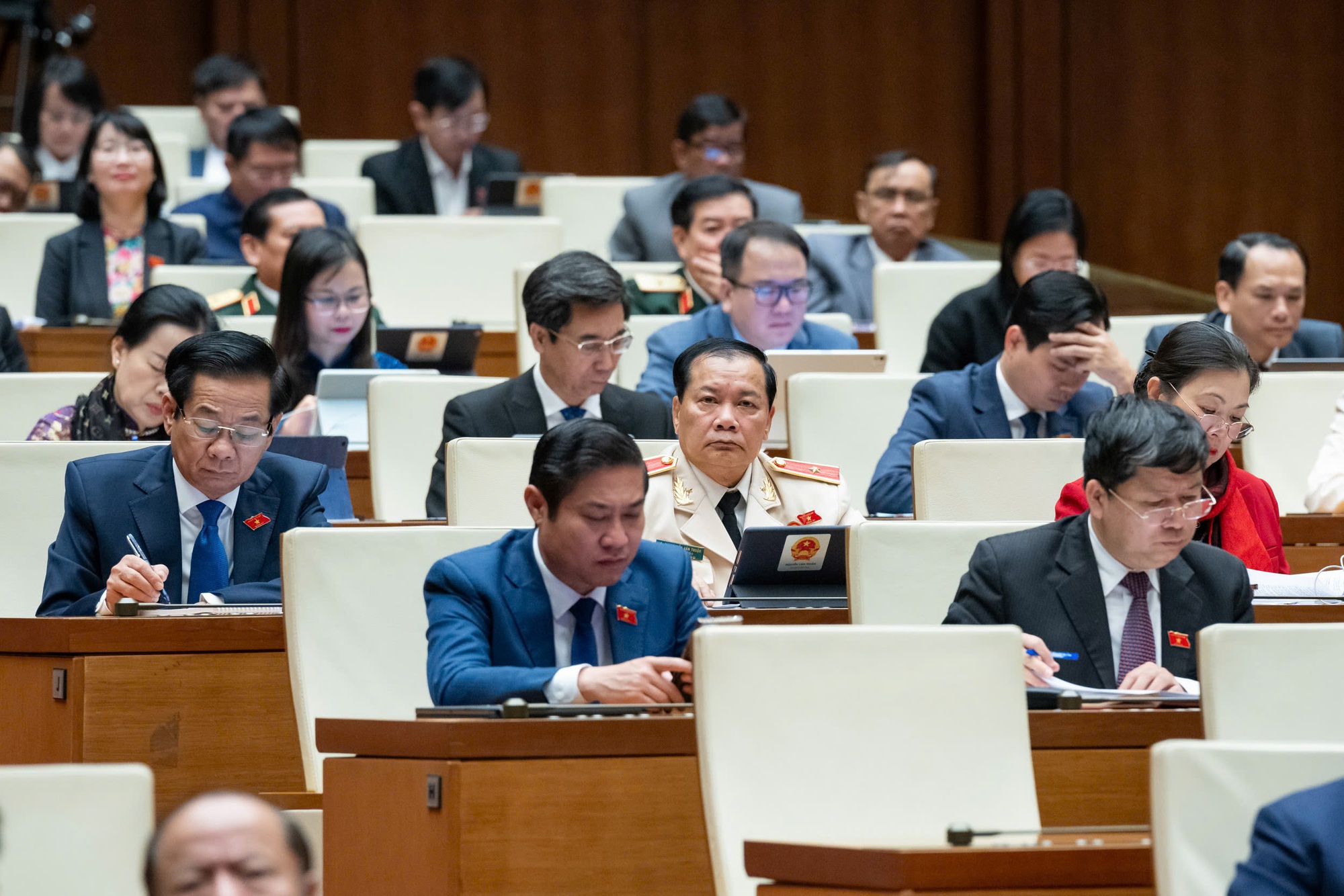 TỔNG THUẬT: KHAI MẠC KỲ HỌP BẤT THƯỜNG LẦN THỨ 9, QUỐC HỘI KHÓA XV- Ảnh 10.