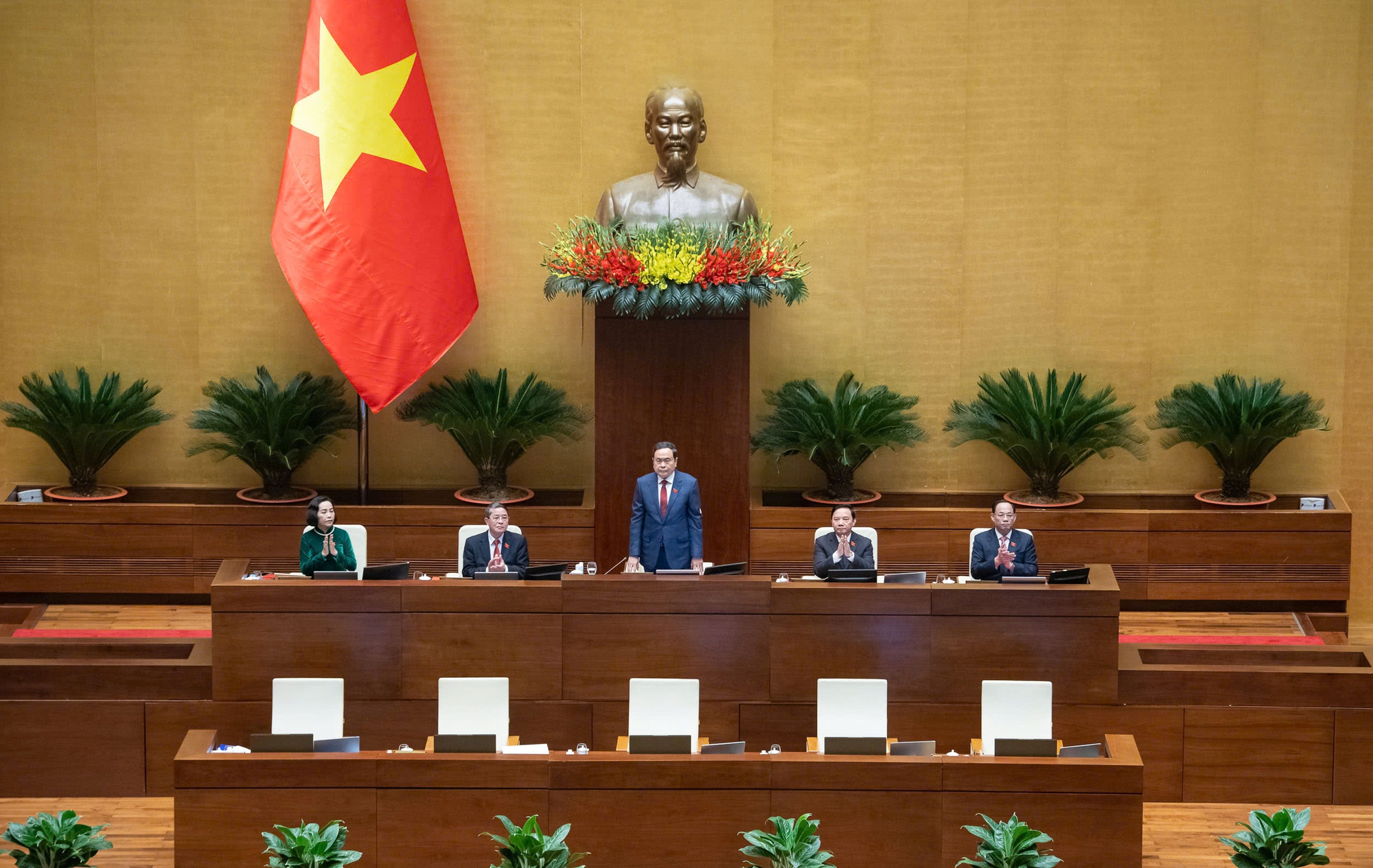 TỔNG THUẬT: KHAI MẠC KỲ HỌP BẤT THƯỜNG LẦN THỨ 9, QUỐC HỘI KHÓA XV- Ảnh 3.