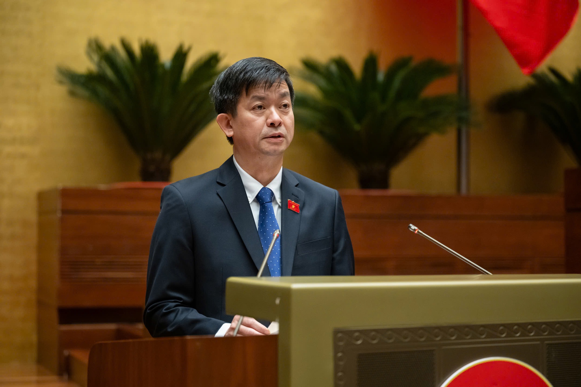 Đề nghị quy định rõ ràng hơn về các trường hợp tạm đình chỉ nhiệm vụ tại kỳ họp Quốc hội - Ảnh 1. Đề nghị quy định rõ ràng hơn về các trường hợp tạm đình chỉ nhiệm vụ tại kỳ họp Quốc hội - Ảnh 1.