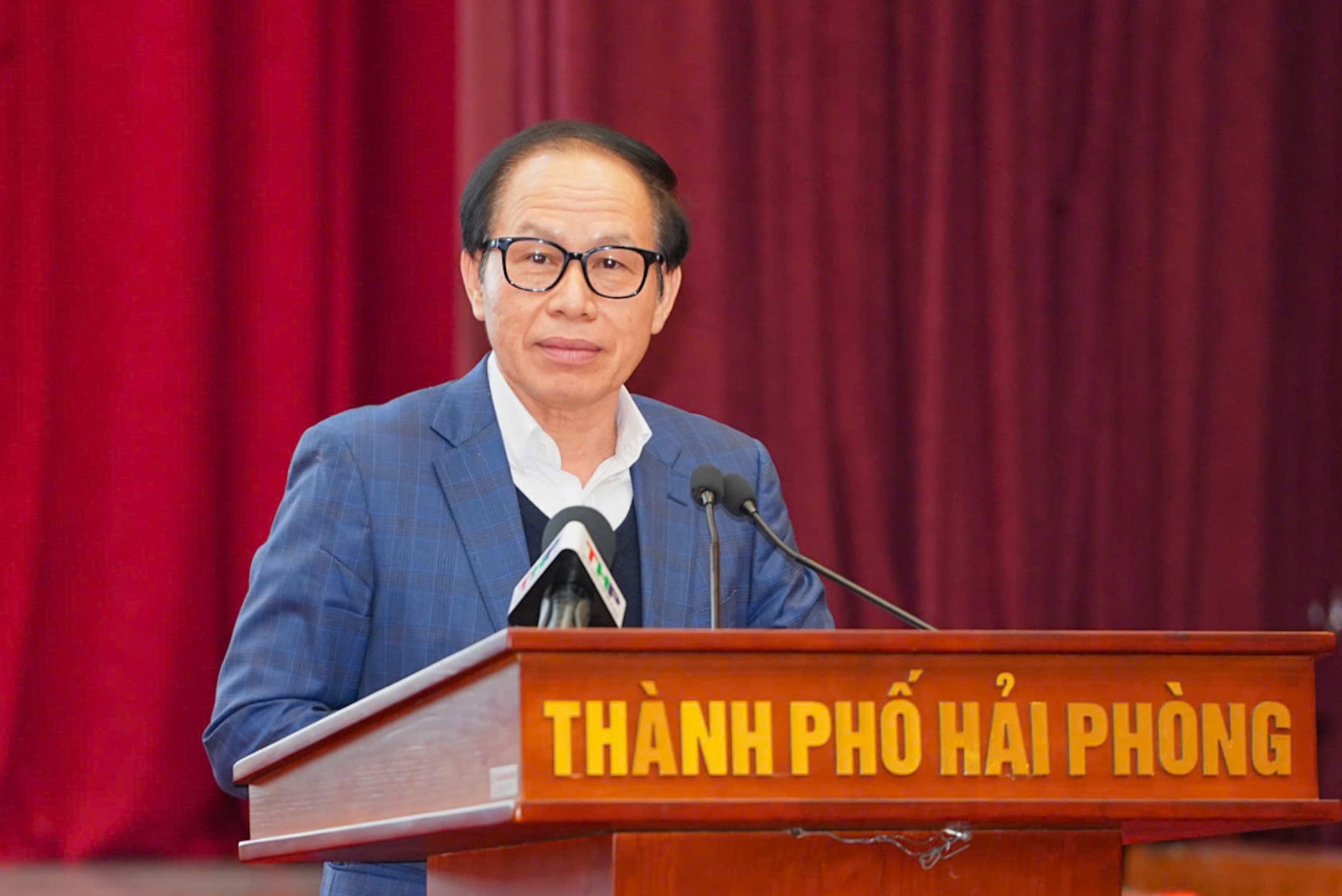 Ph&oacute; Chủ tịch Hải Ph&ograve;ng v&agrave; l&atilde;nh đạo xin nghỉ hưu sớm để trẻ h&oacute;a - Ảnh 2.