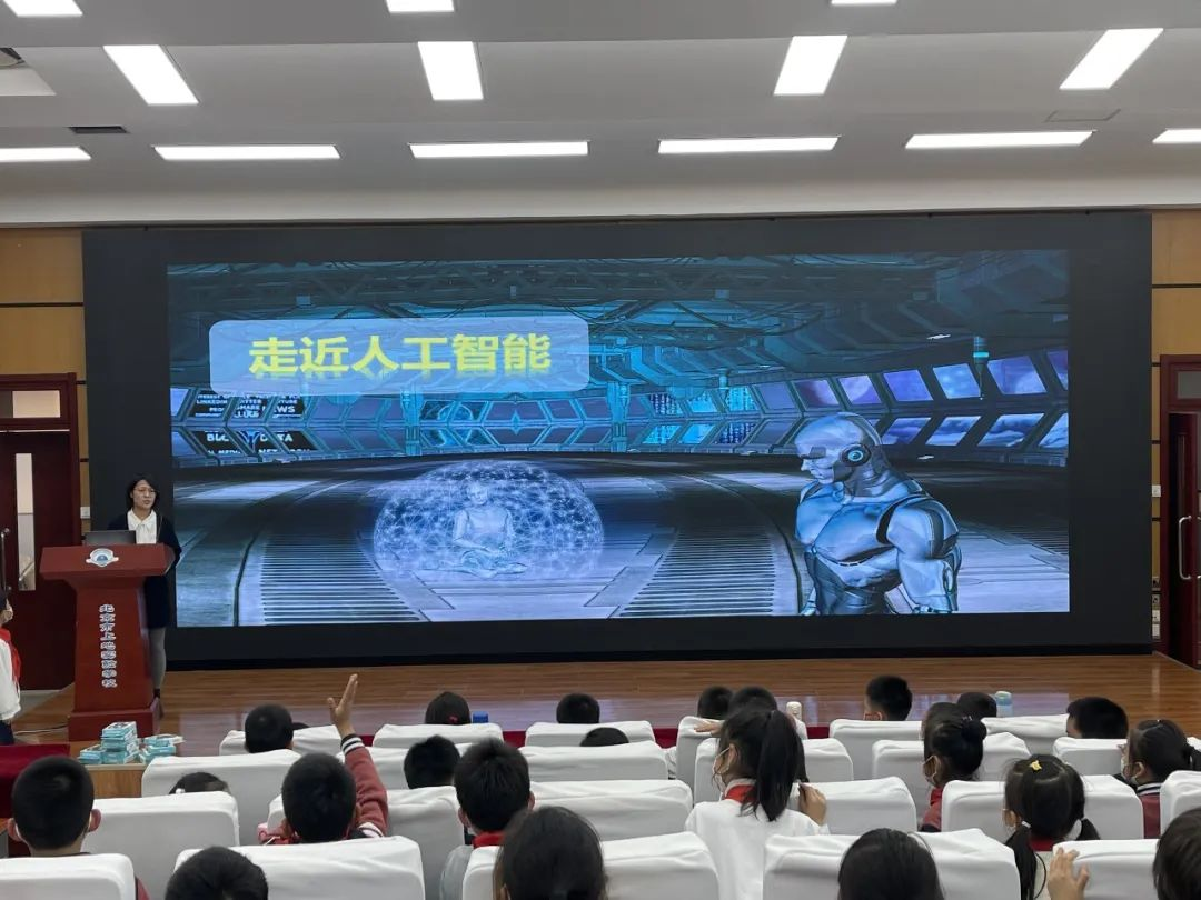 Giáo viên gây tranh cãi khi dùng công nghệ AI trong giáo dục để viết nhận xét học bạ - Ảnh 2.