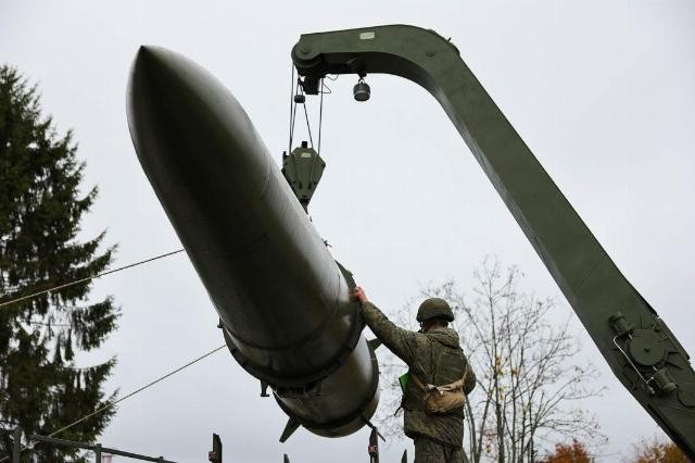 T&ecirc;n lửa 9 M 723 - F Nga đe dọa sở chỉ huy ngầm Ukraine với sức xuy&ecirc;n ph&aacute; mạnh mẽ - Ảnh 2.