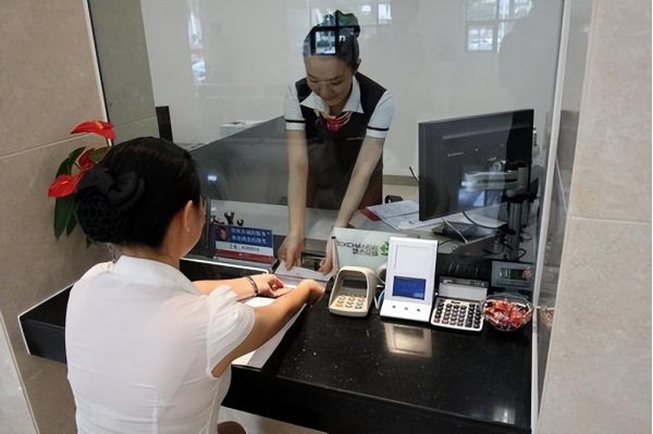 Người phụ nữ nhận được hơn 550 triệu đồng tiền chuyển khoản nhầm, nhưng nhất quyết kh&ocirc;ng trả lại: Ng&acirc;n h&agrave;ng khẳng định l&agrave;m vậy l&agrave; đ&uacute;ng- Ảnh 2.