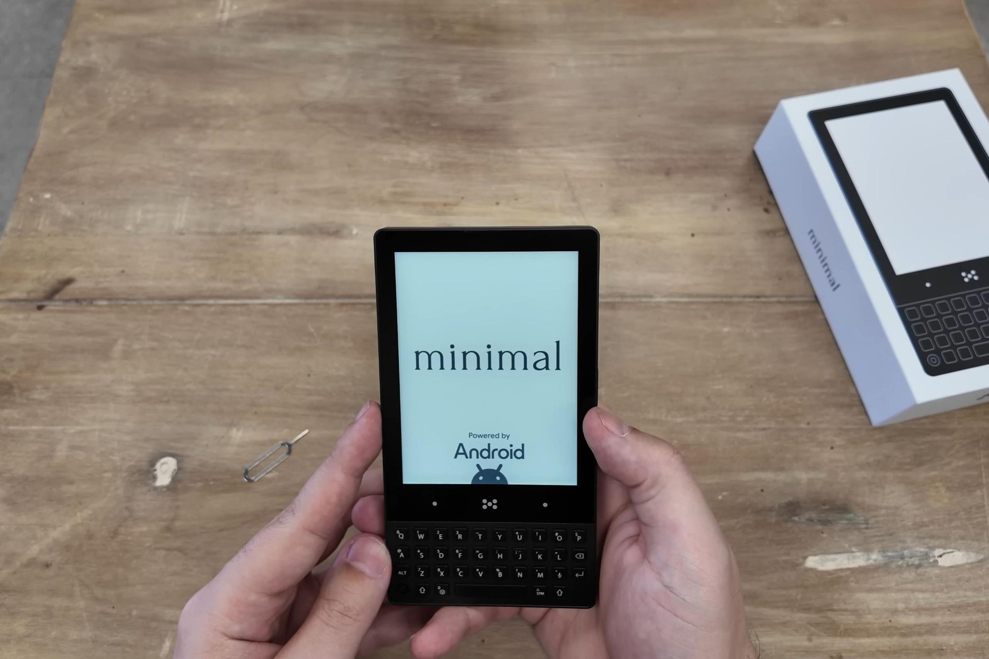 Minimal Phone điện thọai tối giản với màn hình E Ink và bàn phím vật lý - Ảnh 3.