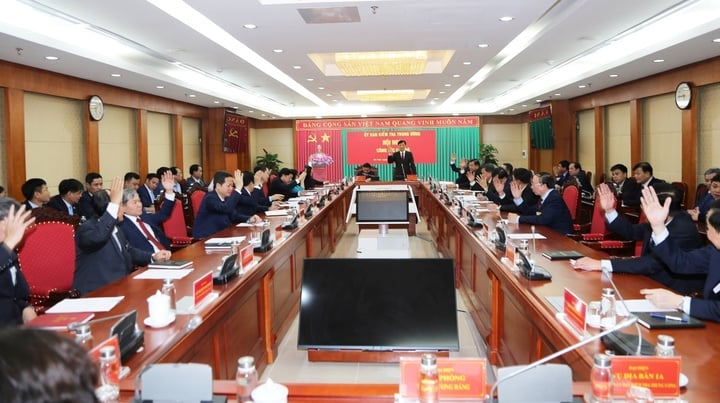 Bộ Ch&iacute;nh trị chuẩn y 4 Ph&oacute; Chủ nhiệm ủy ban Kiểm tra Trung ương - Ảnh 1.