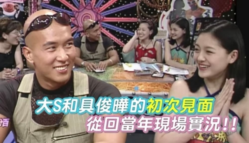 Chồng Hàn của Từ Hy Viên tiều tụy hốc hác, mắt không rời bình tro cốt trong buổi kỷ niệm ngày cưới- Ảnh 5. Chồng Hàn của Từ Hy Viên tiều tụy hốc hác, mắt không rời bình tro cốt trong buổi kỷ niệm ngày cưới- Ảnh 5.