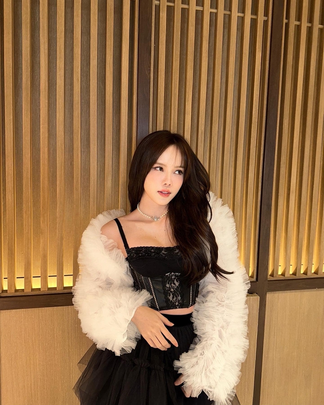 Chi tiết bí ẩn nhất trên cơ thể Thiều Bảo Trâm - Ảnh 7. Chi tiết bí ẩn nhất trên cơ thể Thiều Bảo Trâm - Ảnh 7.