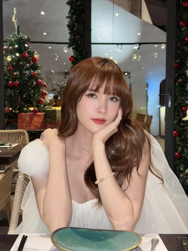 Chi tiết bí ẩn nhất trên cơ thể Thiều Bảo Trâm - Ảnh 13. Chi tiết bí ẩn nhất trên cơ thể Thiều Bảo Trâm - Ảnh 13.