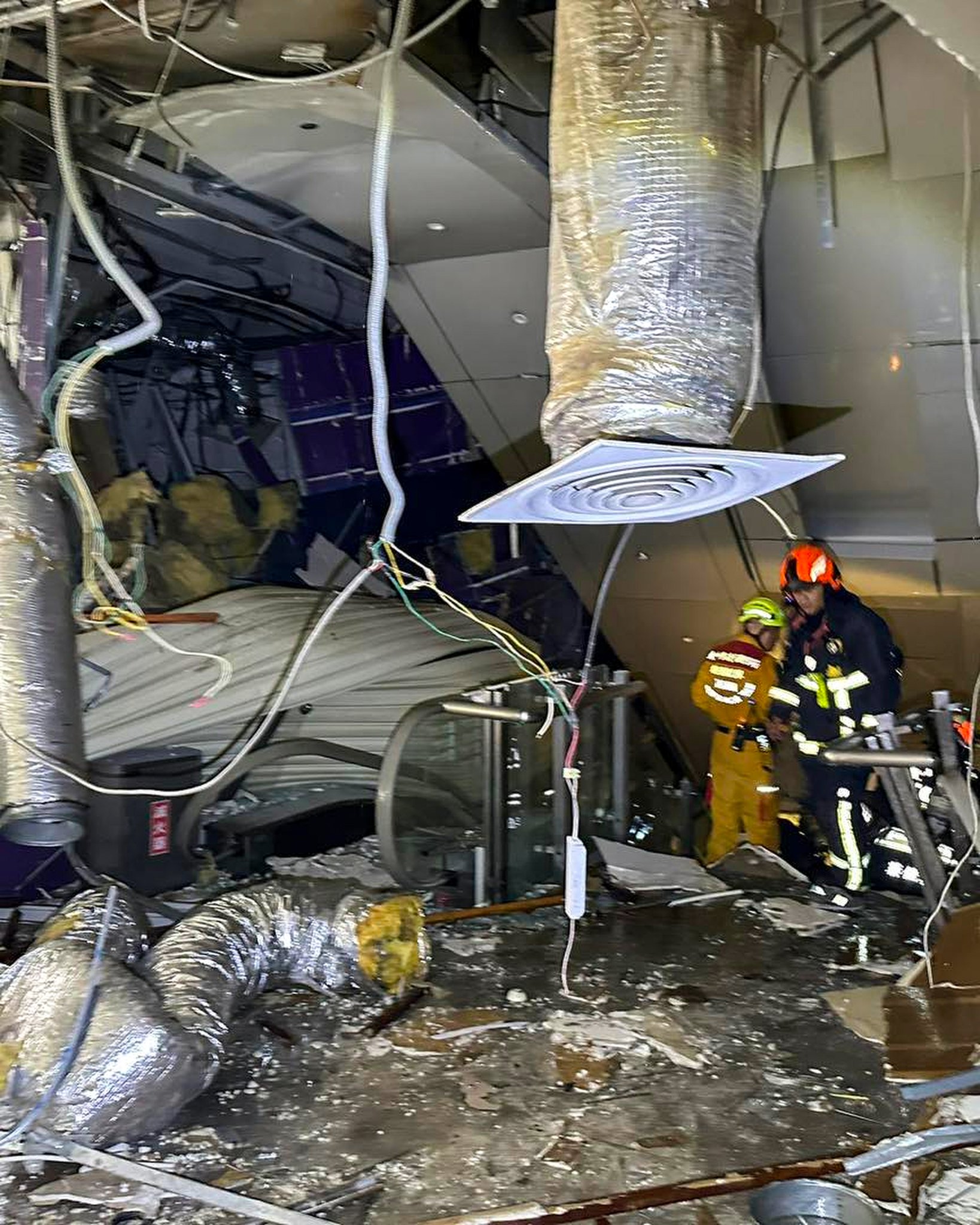 Hiện trường vụ nổ kh&iacute; gas kinh ho&agrave;ng tại trung t&acirc;m thương mại ở Đ&agrave;i Loan (Trung Quốc) khiến h&agrave;ng chục người thương vong, nh&acirc;n chứng kể lại thời khắc kinh ho&agrave;ng- Ảnh 4.