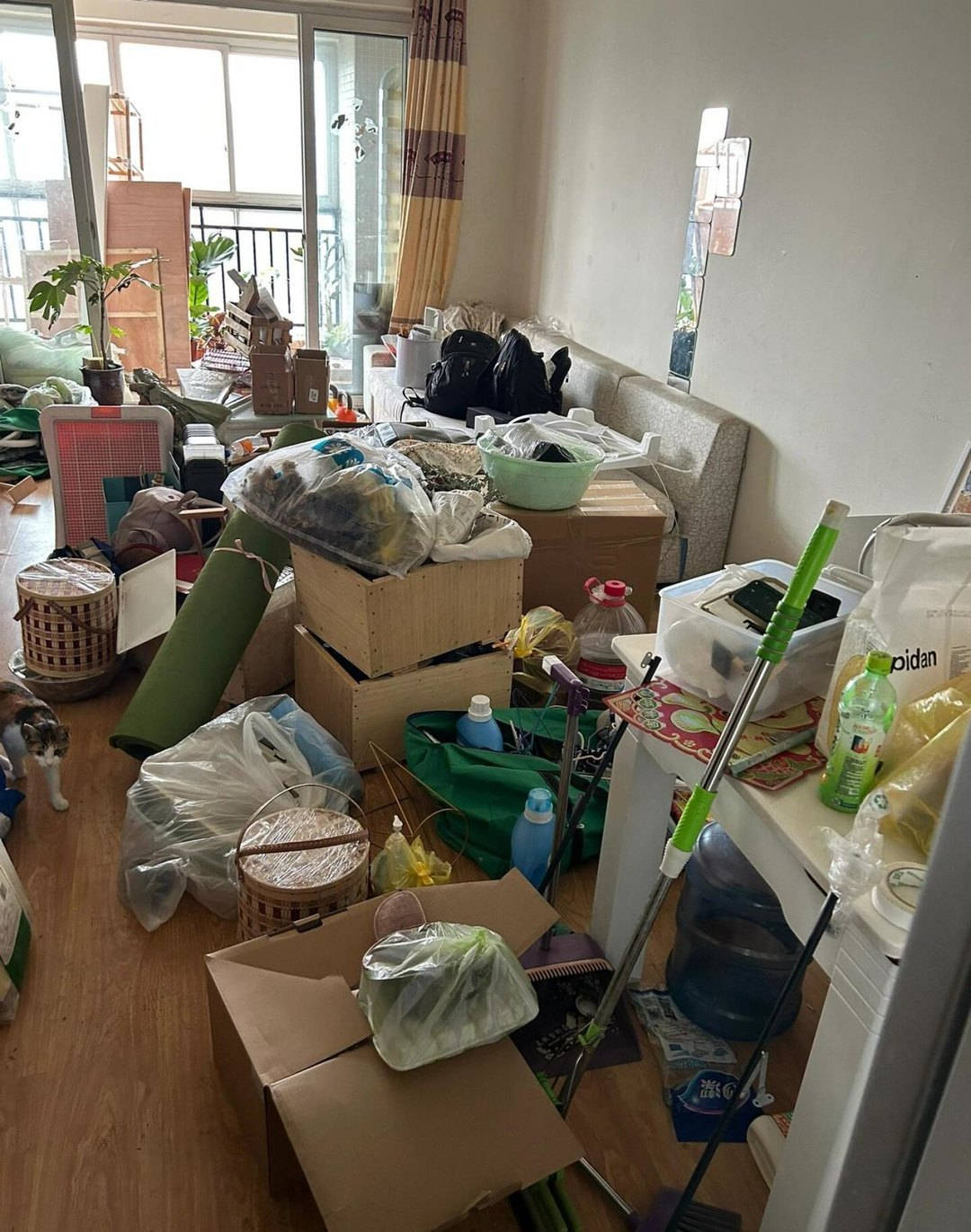 Người ngh&egrave;o c&oacute; 6 kiểu tiết kiệm tưởng kh&ocirc;n ngoan h&oacute;a ra lại tự "chuốc họa v&agrave;o th&acirc;n" - Ảnh 1.