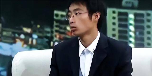 Đi làm về thấy cả nhà biến mất, người đàn ông ngồi ở đầu làng chờ vợ con suốt 18 năm, bỗng một ngày nhận cuộc gọi: "Bố ơi, mẹ..." - Ảnh 11. Đi làm về thấy cả nhà biến mất, người đàn ông ngồi ở đầu làng chờ vợ con suốt 18 năm, bỗng một ngày nhận cuộc gọi: "Bố ơi, mẹ..." - Ảnh 11.
