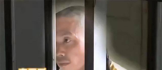Đi làm về thấy cả nhà biến mất, người đàn ông ngồi ở đầu làng chờ vợ con suốt 18 năm, bỗng một ngày nhận cuộc gọi: "Bố ơi, mẹ..." - Ảnh 10. Đi làm về thấy cả nhà biến mất, người đàn ông ngồi ở đầu làng chờ vợ con suốt 18 năm, bỗng một ngày nhận cuộc gọi: "Bố ơi, mẹ..." - Ảnh 10.