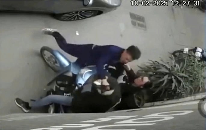 C&ocirc;ng l&yacute; được thực thi nhanh ch&oacute;ng: H&agrave;nh hung shipper kh&ocirc;ng tho&aacute;t khỏi ph&aacute;p luật - Ảnh 1.