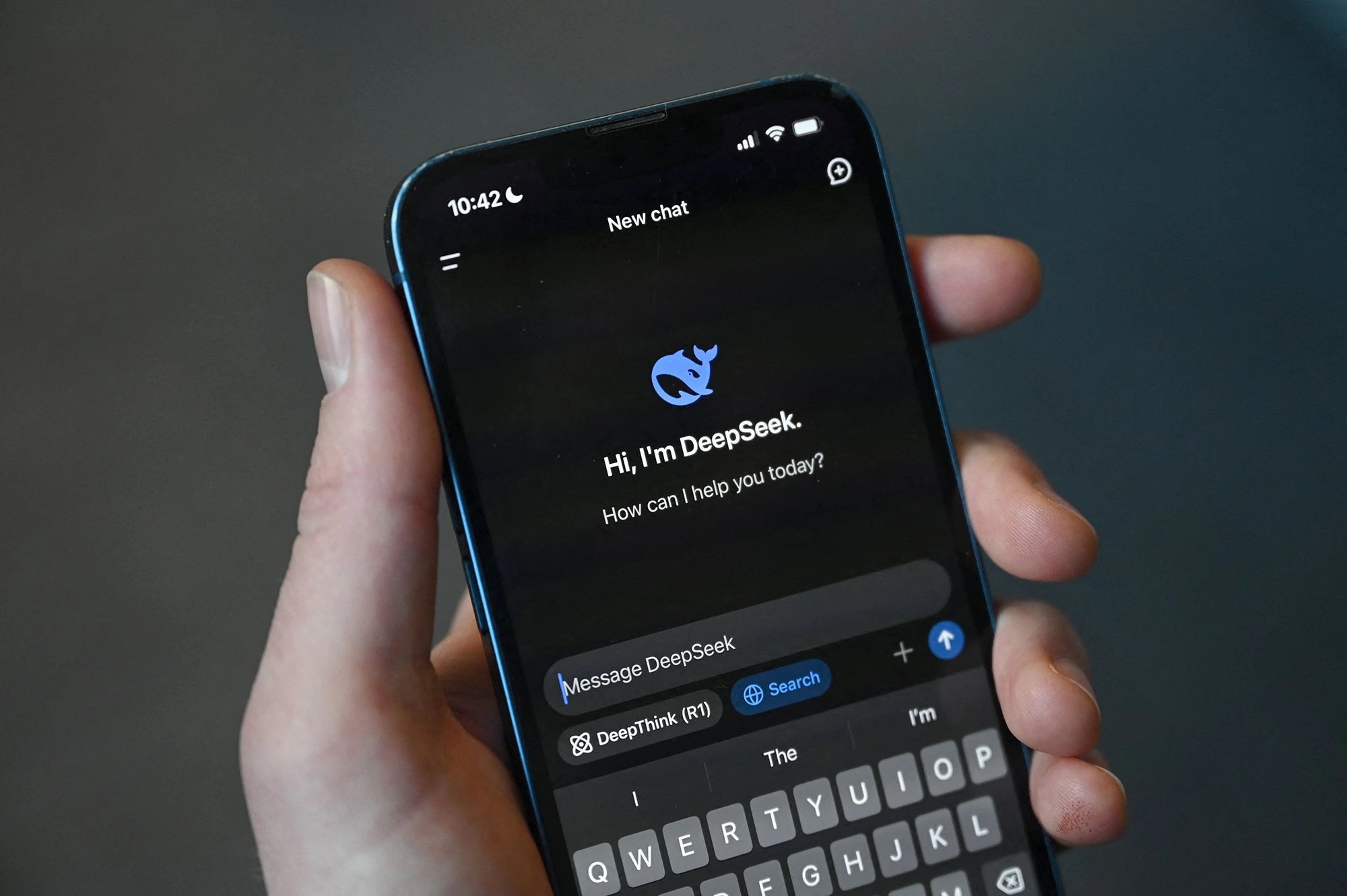&ldquo;Sinh vi&ecirc;n ra trường n&ecirc;n đi l&agrave;m trước hay học thạc sĩ trước&rdquo;: C&acirc;u trả lời của DeepSeek khiến cộng đồng mạng gật g&ugrave; khen sự thấu đ&aacute;o của AI- Ảnh 1.