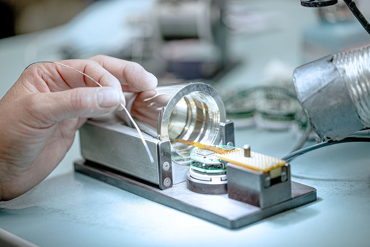 Việt Nam chế tạo thành công khí tài 200 chi tiết siêu nhỏ, hoạt động trong 1‰ giây: Chuyên gia kinh ngạc - Ảnh 4.