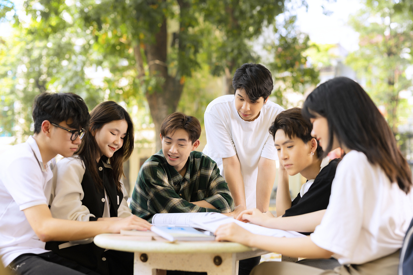 &ldquo;Sinh vi&ecirc;n ra trường n&ecirc;n đi l&agrave;m trước hay học thạc sĩ trước&rdquo;: C&acirc;u trả lời của DeepSeek khiến cộng đồng mạng gật g&ugrave; khen sự thấu đ&aacute;o của AI- Ảnh 4.