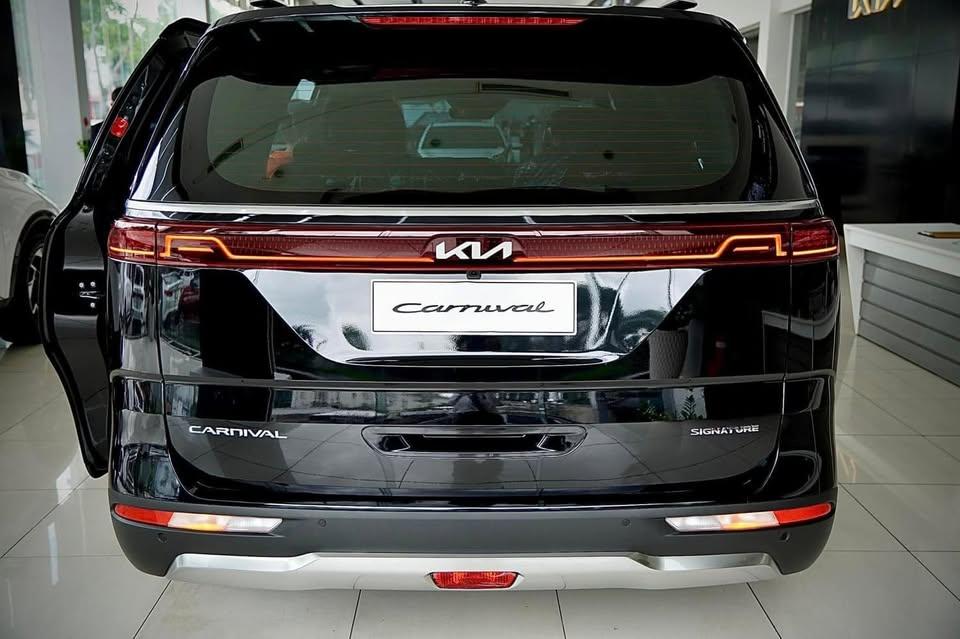 Kia Carnival mẫu cũ dọn kho giảm giá 70 triệu tại đại lý: Bản đắt nhất còn 1,689 tỷ, dùng động cơ mà mẫu mới không có- Ảnh 5.