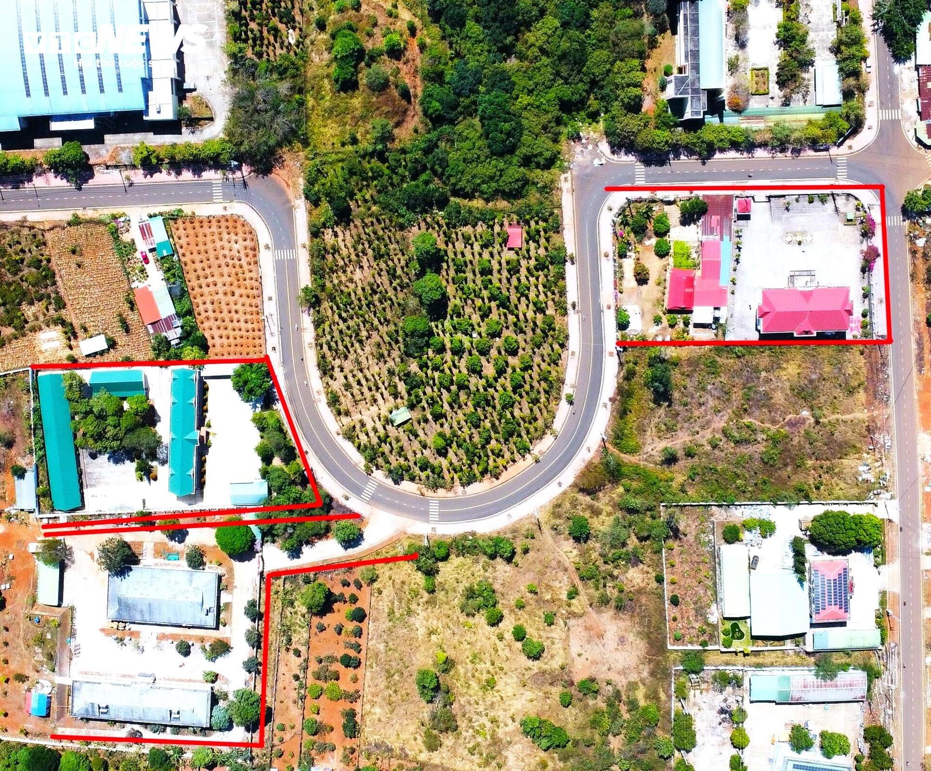 Cận cảnh nắn thẳng con đường chữ U Đắk Nông gây tranh cãi - Ảnh 4.