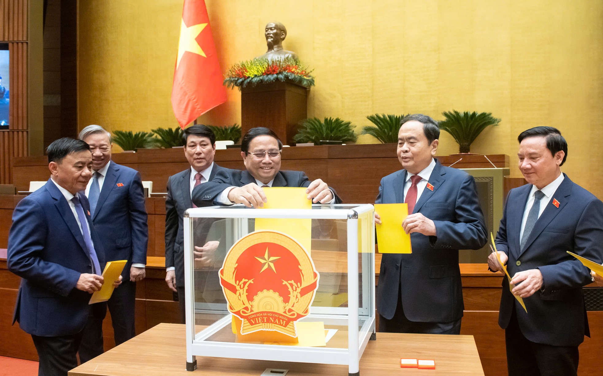 Kiện toàn nhân sự Lãnh đạo Quốc hội khóa XV với nhiều thay đổi - Ảnh 4.