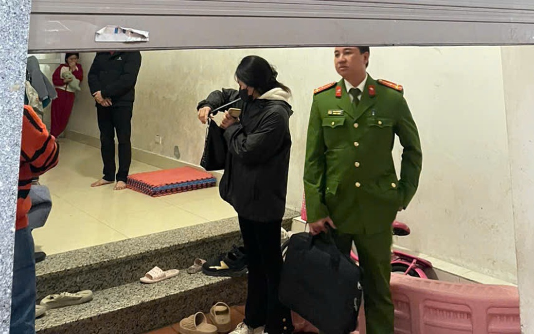 Vụ bé gái tử vong Hà Nội: Bất ngờ từ phụ huynh gửi con tại cơ sở trông trẻ - Ảnh 1.