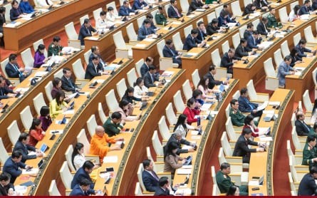 Đuổi học 1 năm 4 học sinh "đánh hội đồng" bạn học gãy đốt sống cổ - Ảnh 2.