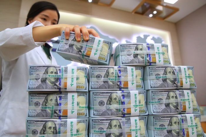 Một doanh nghiệp vừa nhận khoản vay lên đến 12 tỷ USD - Ảnh 1.