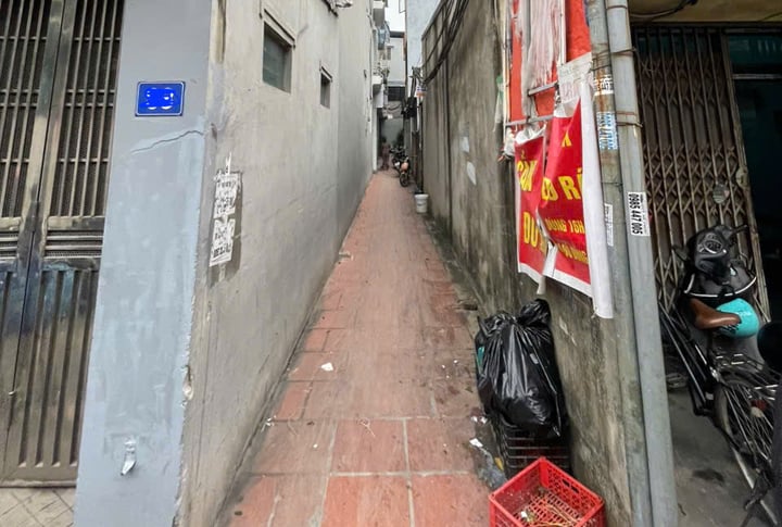 Bé gái 5 tháng tử vong tại điểm trông trẻ tự phát ở Hà Nội - Ảnh 1.