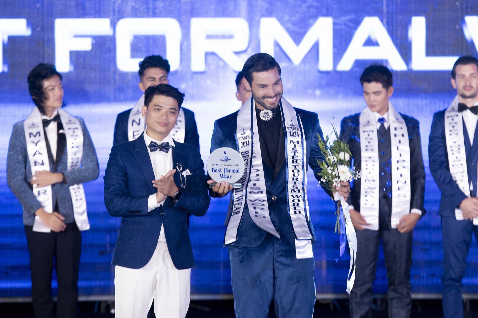 Hưng Nguyễn đăng quang Mister Tourism World 2025- Ảnh 2.