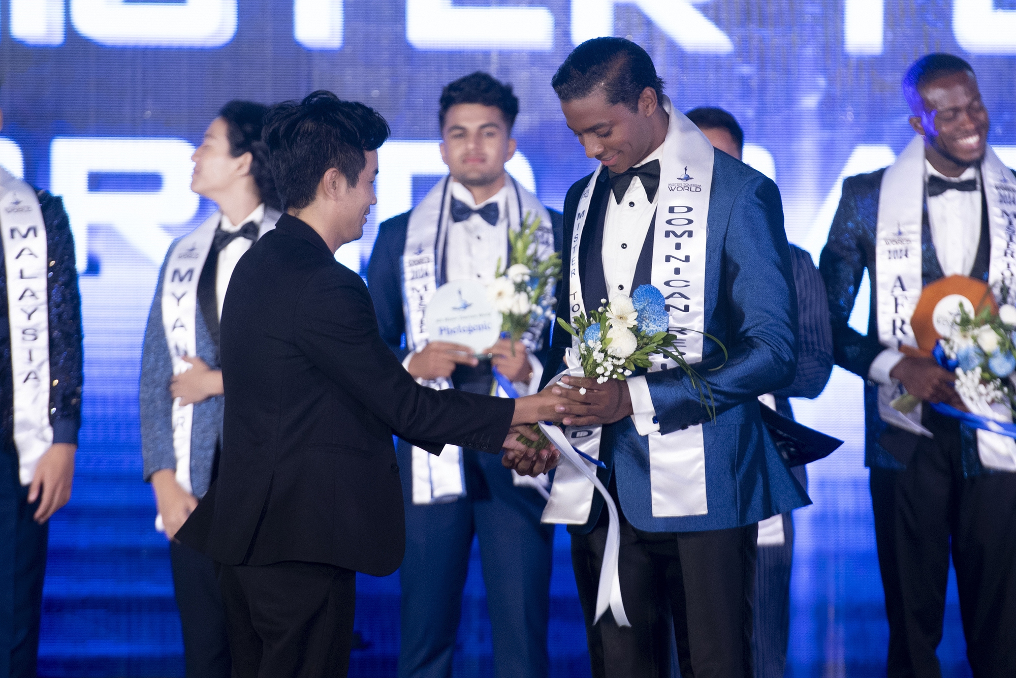 Hưng Nguyễn đăng quang Mister Tourism World 2025- Ảnh 1.