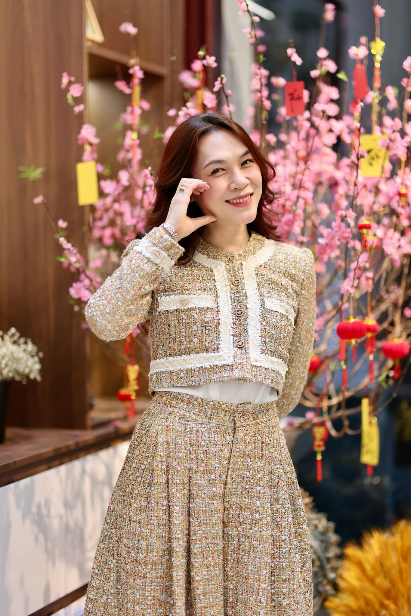 T&oacute;m d&iacute;nh Mỹ T&acirc;m c&ugrave;ng một người đ&agrave;n &ocirc;ng đ&oacute;n Tết tại Đ&agrave; Nẵng, th&aacute;i độ lọt v&agrave;o camera g&acirc;y ch&uacute; &yacute;- Ảnh 4.