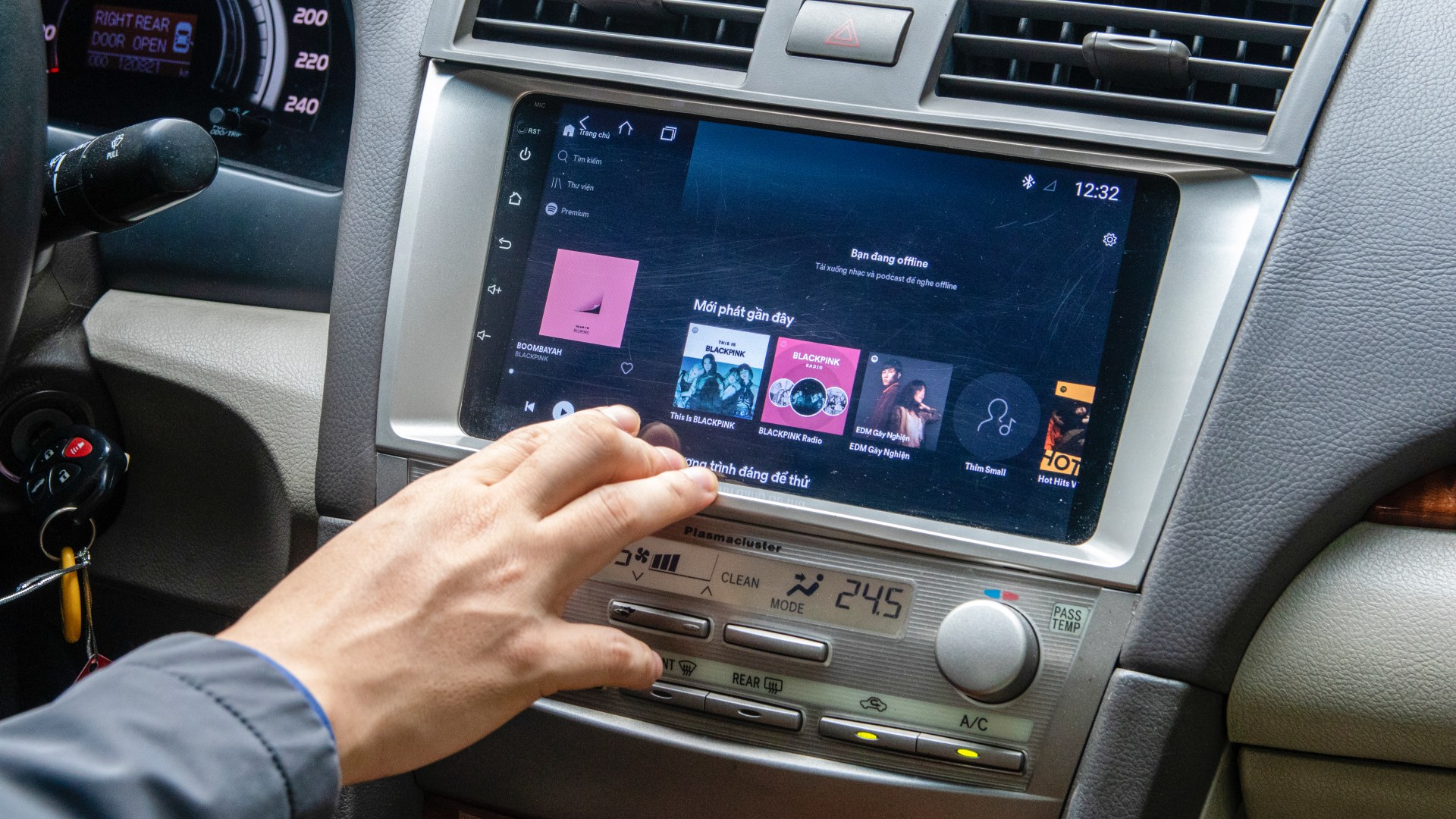 Dùng Toyota Camry 17 năm, 9X chia sẻ: ‘Sẽ dùng tới khi hỏng thì thôi nhưng không biết bao giờ mới hỏng!’- Ảnh 17. Dùng Toyota Camry 17 năm, 9X chia sẻ: ‘Sẽ dùng tới khi hỏng thì thôi nhưng không biết bao giờ mới hỏng!’- Ảnh 17.