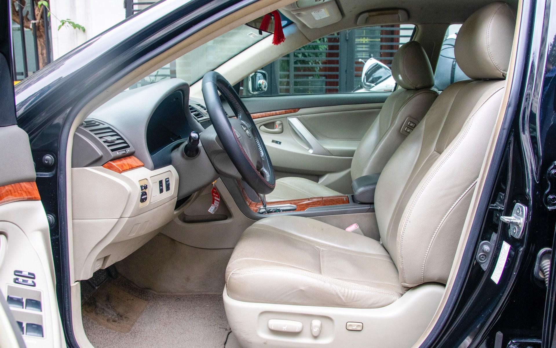 Dùng Toyota Camry 17 năm, 9X chia sẻ: ‘Sẽ dùng tới khi hỏng thì thôi nhưng không biết bao giờ mới hỏng!’- Ảnh 4. Dùng Toyota Camry 17 năm, 9X chia sẻ: ‘Sẽ dùng tới khi hỏng thì thôi nhưng không biết bao giờ mới hỏng!’- Ảnh 4.