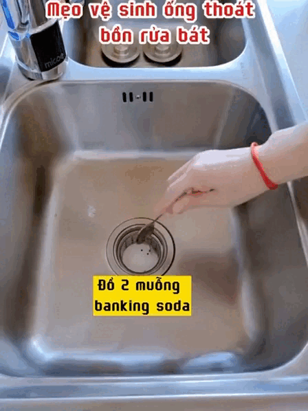 Tết rửa b&aacute;t qu&aacute; nhiều, bị tắc ống tho&aacute;t bồn rửa b&aacute;t th&igrave; đ&acirc;y l&agrave; c&aacute;ch khắc phục gi&aacute; rẻ lại hiệu quả 100%- Ảnh 2.