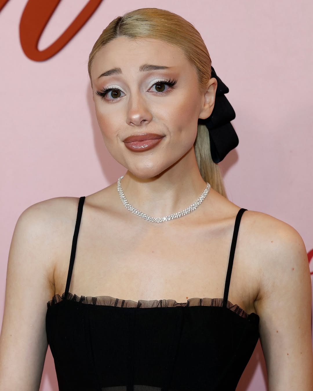 Chuyện g&igrave; đ&atilde; xảy ra với Ariana Grande?- Ảnh 1.