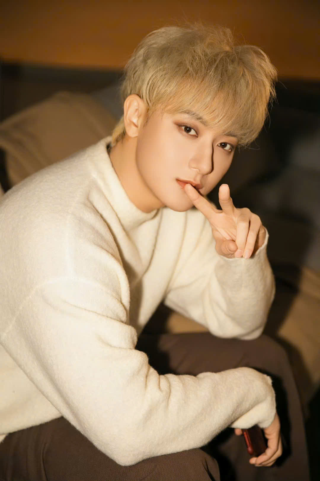 “Chủ tịch showbiz” bị 4 triệu người tẩy chay vì dối trá, tặng fan ô tô rồi… đòi lại- Ảnh 1. “Chủ tịch showbiz” bị 4 triệu người tẩy chay vì dối trá, tặng fan ô tô rồi… đòi lại- Ảnh 1.