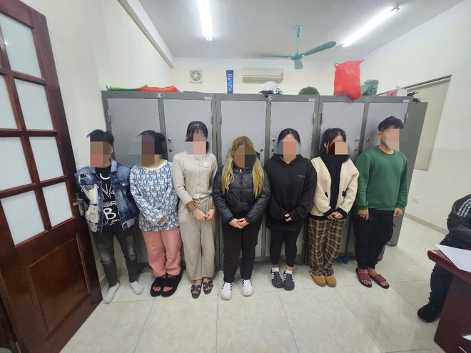 Công an thông tin về vụ nữ sinh 17 tuổi bị hành hung ở Hà Nội- Ảnh 1. Công an thông tin về vụ nữ sinh 17 tuổi bị hành hung ở Hà Nội- Ảnh 1.