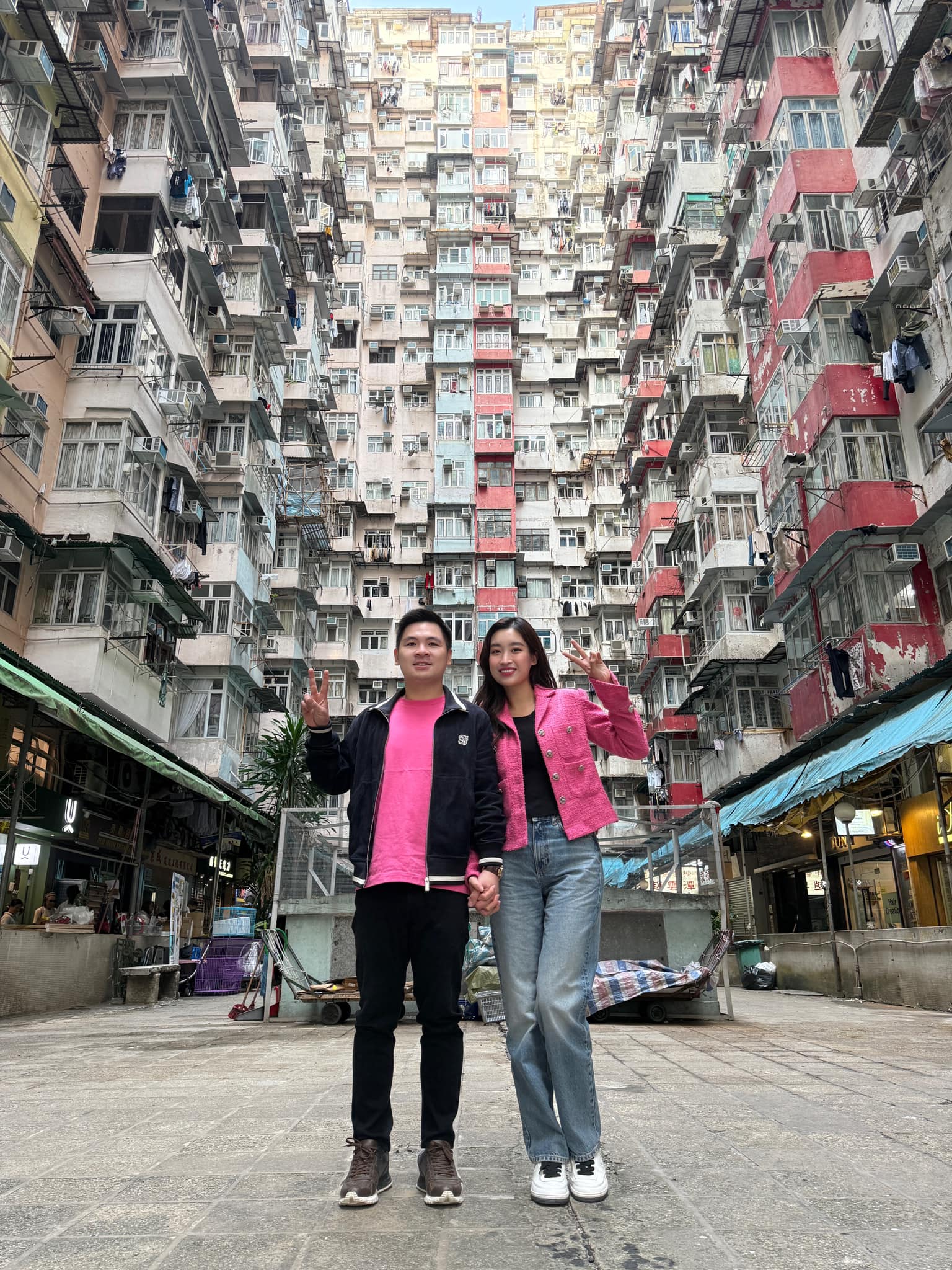 Hai lần gặp cảnh hoa hậu Đỗ Mỹ Linh ăn mặc giản dị, đầu t&oacute;c xuề x&ograve;a sau khi cưới chủ tịch CLB H&agrave; Nội- Ảnh 4.