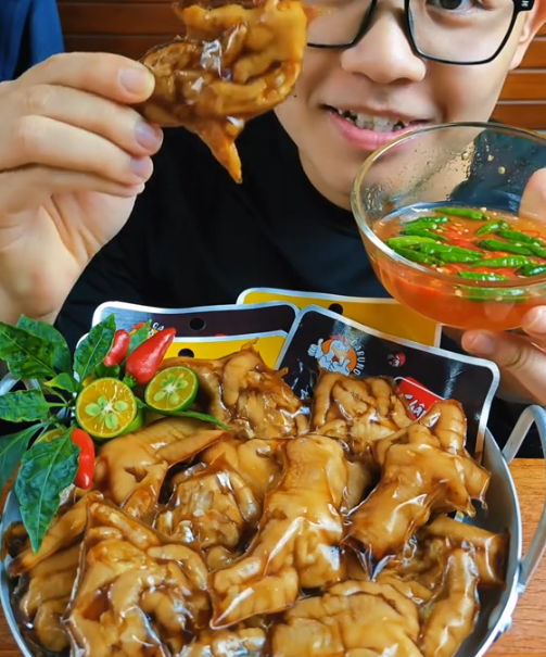 Kh&ocirc;ng phải x&uacute;c x&iacute;ch, đ&acirc;y mới l&agrave; m&oacute;n ăn đang hot nhất mạng x&atilde; hội: Vừa gi&ograve;n sần sật, lại thơm lừng, cực cuốn, nhưng khi ăn cần tr&aacute;nh 2 sai lầm- Ảnh 2.