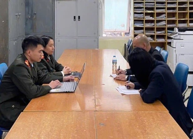 Phú lê đánh bạc dàn dựng video xóc bầu tôm cua cá để câu view gây tranh cãi - Ảnh 1.