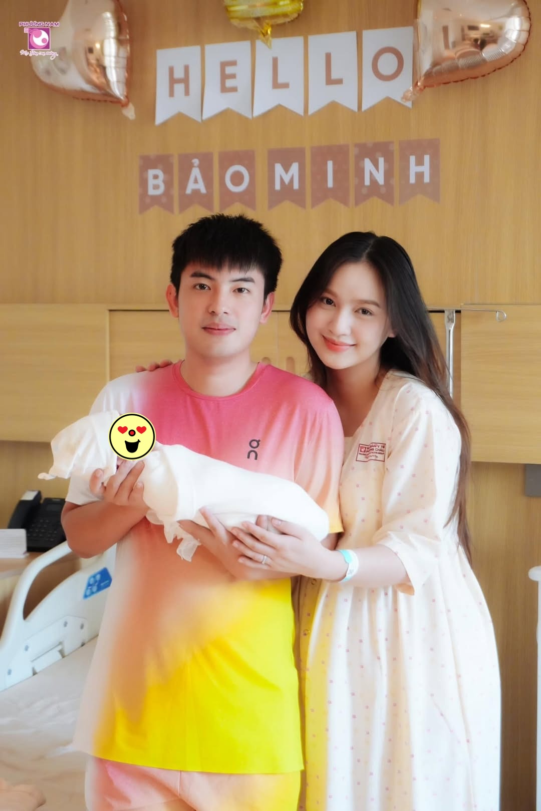 Hé lộ tên khai sinh của thiếu gia “ngậm thìa vàng”, dâu hào môn vừa sinh xong đã gây sốt vì nhan sắc- Ảnh 2. Hé lộ tên khai sinh của thiếu gia “ngậm thìa vàng”, dâu hào môn vừa sinh xong đã gây sốt vì nhan sắc- Ảnh 2.