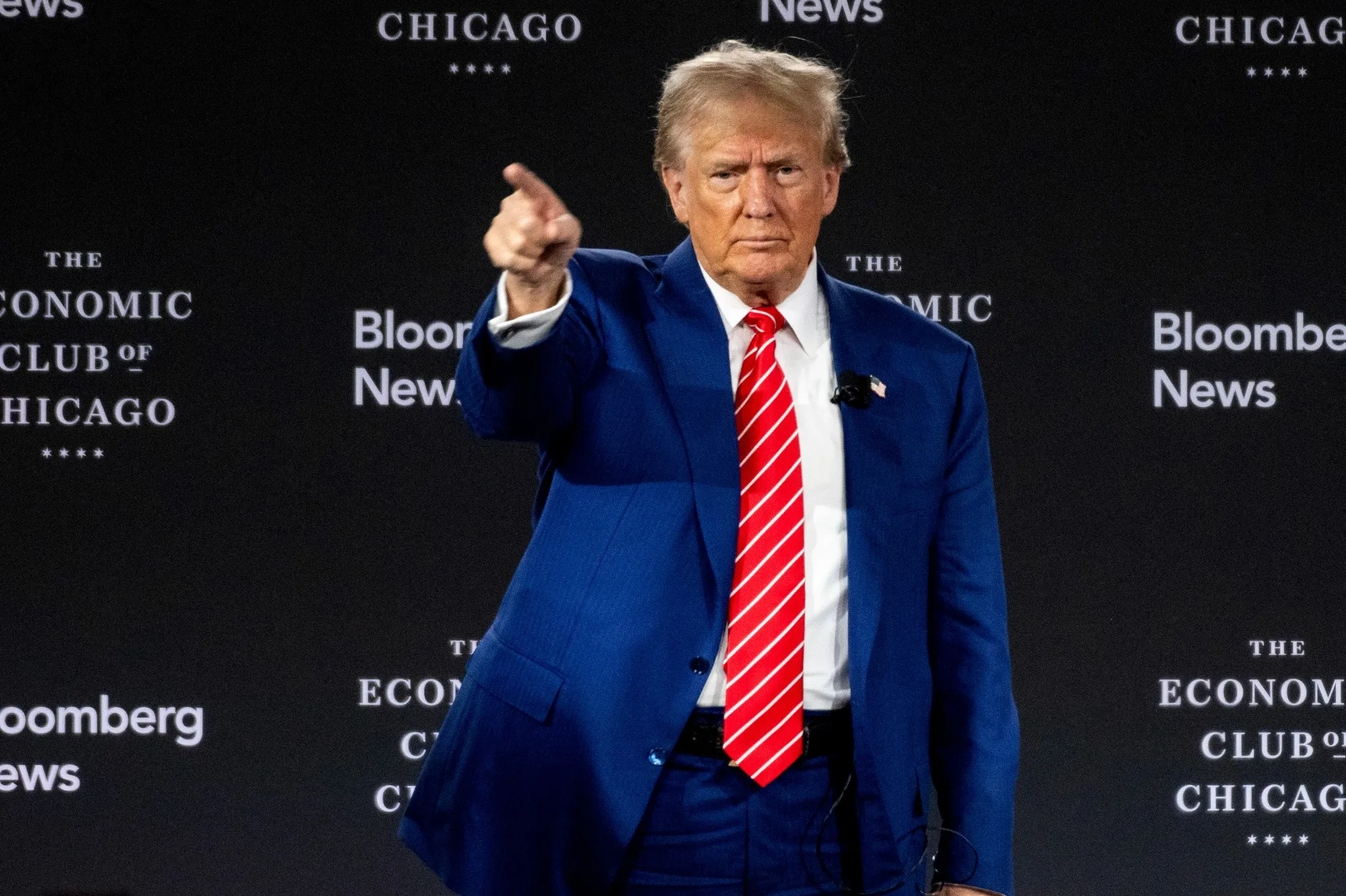 30 ngày và cách Tổng thống Donald Trump đảo lộn trật tự thế giới- Ảnh 1. 30 ngày và cách Tổng thống Donald Trump đảo lộn trật tự thế giới- Ảnh 1.