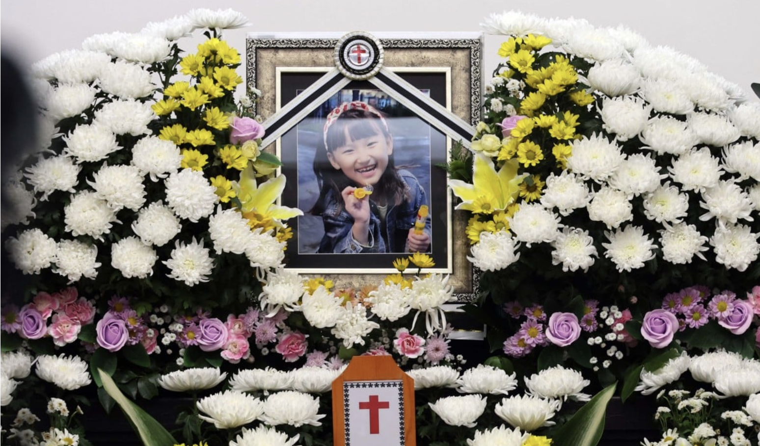 Vụ nữ giáo viên đâm chết bé gái 8 tuổi trong phòng học khóa kín - Ảnh 1.