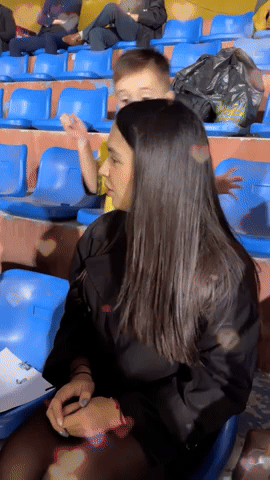 Cam thường tóm dính vợ Việt kiều của Nguyễn Filip, nhan sắc mẹ hai con không cần make up vẫn “không đùa được đâu" - Ảnh 1. Cam thường tóm dính vợ Việt kiều của Nguyễn Filip, nhan sắc mẹ hai con không cần make up vẫn “không đùa được đâu" - Ảnh 1.