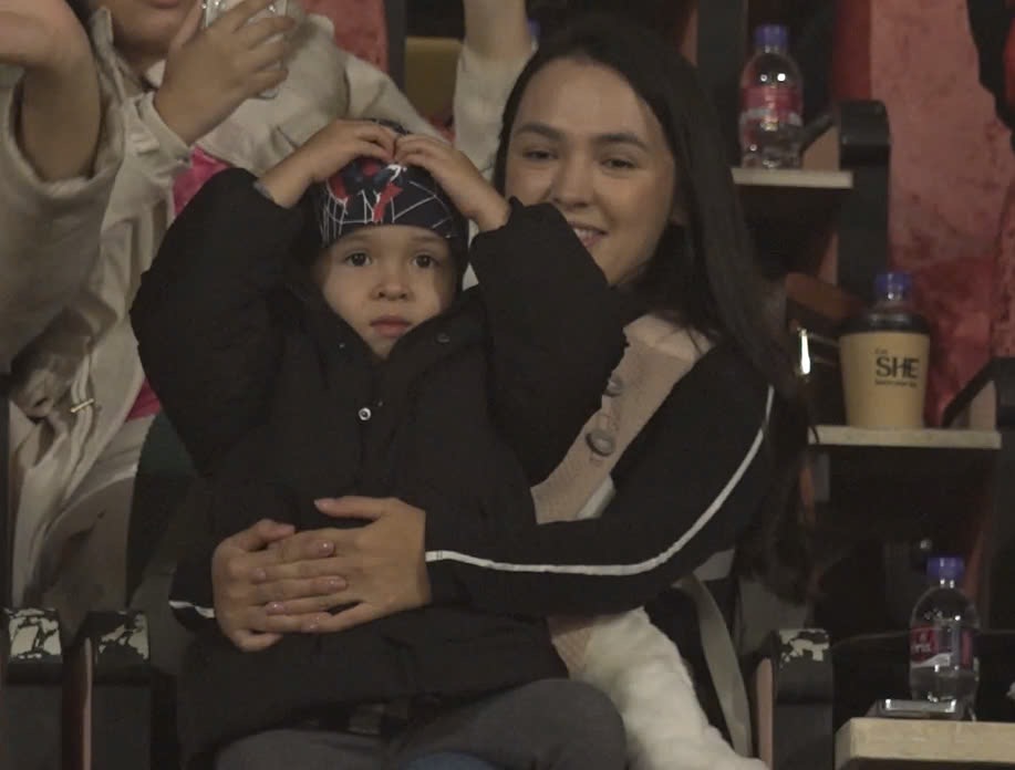 Cam thường tóm dính vợ Việt kiều của Nguyễn Filip, nhan sắc mẹ hai con không cần make up vẫn “không đùa được đâu" - Ảnh 7. Cam thường tóm dính vợ Việt kiều của Nguyễn Filip, nhan sắc mẹ hai con không cần make up vẫn “không đùa được đâu" - Ảnh 7.