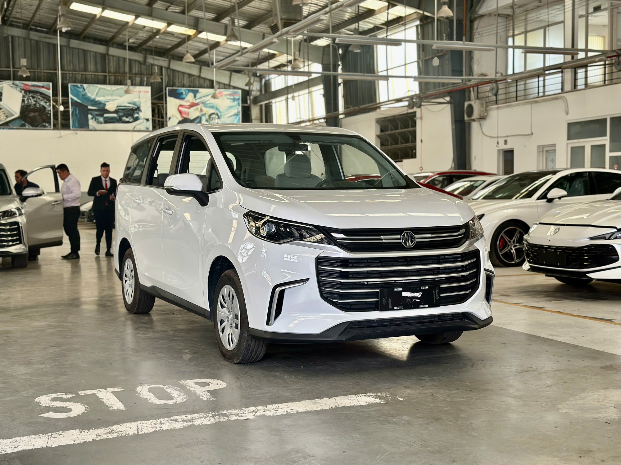 Lộ thông số 3 phiên bản MG G50: Dài hơn cả Innova Cross, máy xăng 1.5L mạnh 169 mã lực, bản thấp dùng số sàn và đài radio, bản cao hơn có chi tiết như xe Mercedes-Benz- Ảnh 3. Lộ thông số 3 phiên bản MG G50: Dài hơn cả Innova Cross, máy xăng 1.5L mạnh 169 mã lực, bản thấp dùng số sàn và đài radio, bản cao hơn có chi tiết như xe Mercedes-Benz- Ảnh 3.