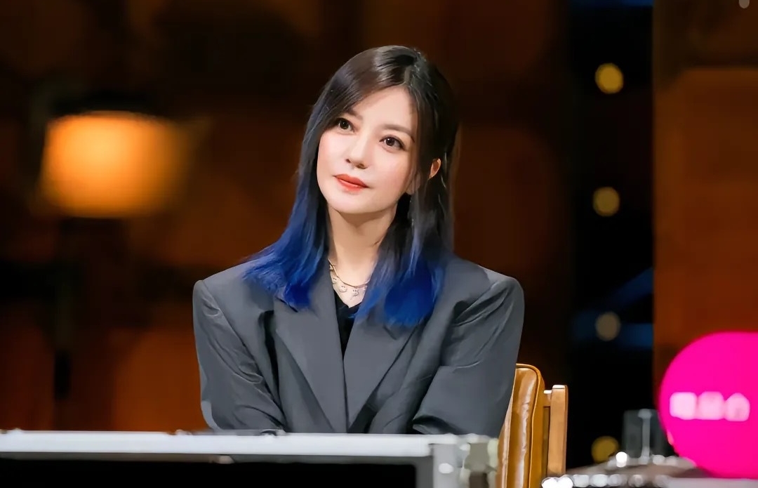 Nhan sắc g&acirc;y sốc của Triệu Vy - Ảnh 4.