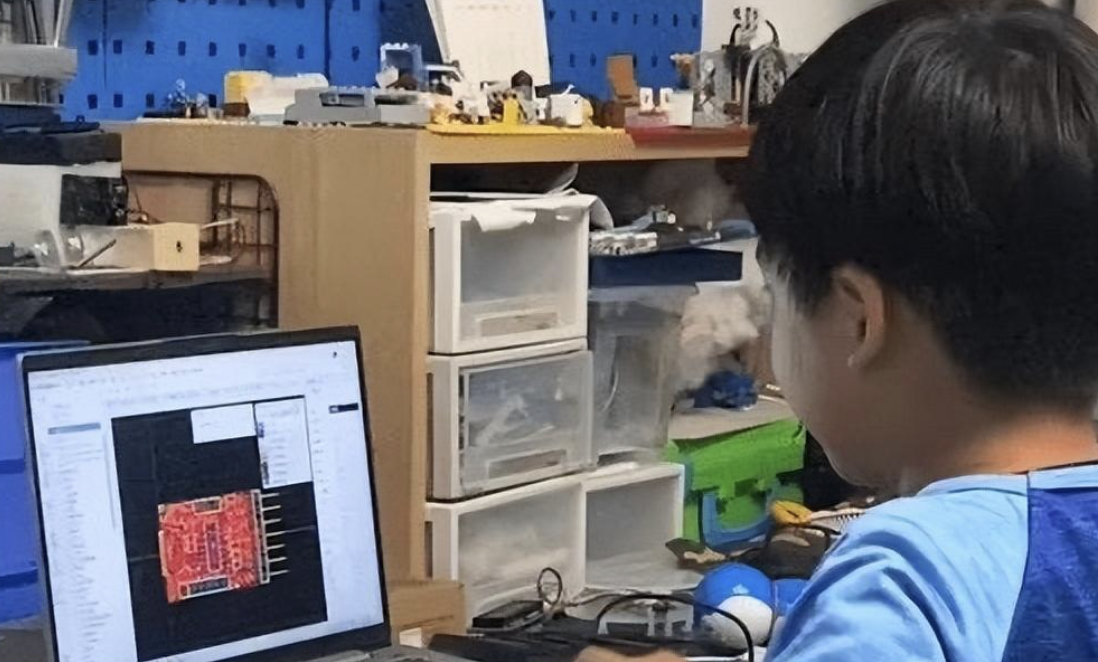 Kỳ tích của thần đồng Nghiêm Hồng Sâm: Từ sửa lỗi cung Thiên văn đến chế tạo tên lửa - Ảnh 2. Kỳ tích của thần đồng Nghiêm Hồng Sâm: Từ sửa lỗi cung Thiên văn đến chế tạo tên lửa - Ảnh 2.