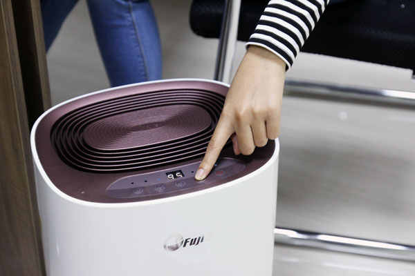 Thiết bị đối phó mùa nồm đắt khách, chuyên gia chỉ rõ điểm hiệu quả khác biệt giữa điều hòa và máy hút ẩm - Ảnh 2.