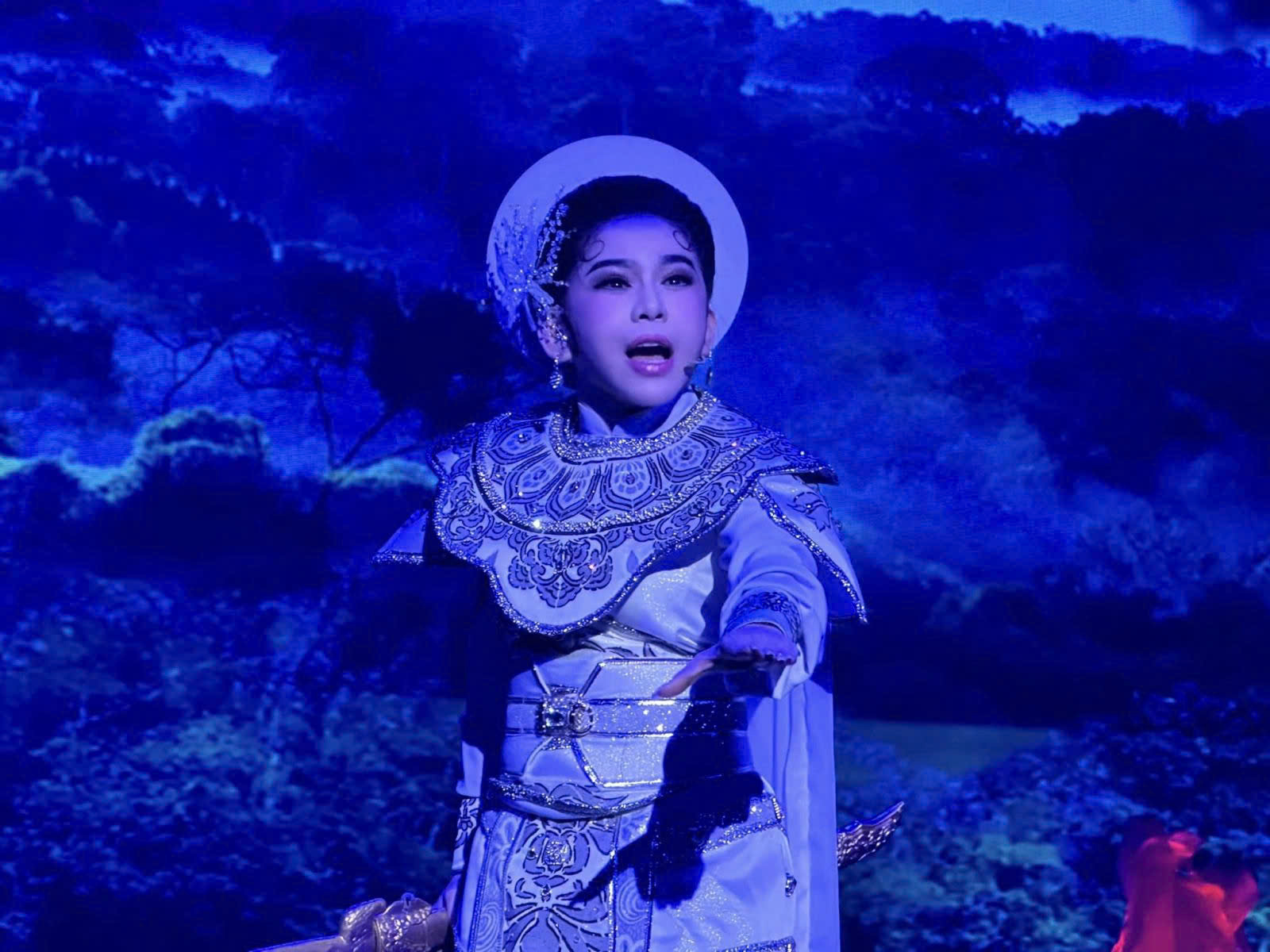 B&igrave;nh Tinh đoạt giải "Diễn vi&ecirc;n cải lương xuất sắc nhất" năm 2024 - Ảnh 6.